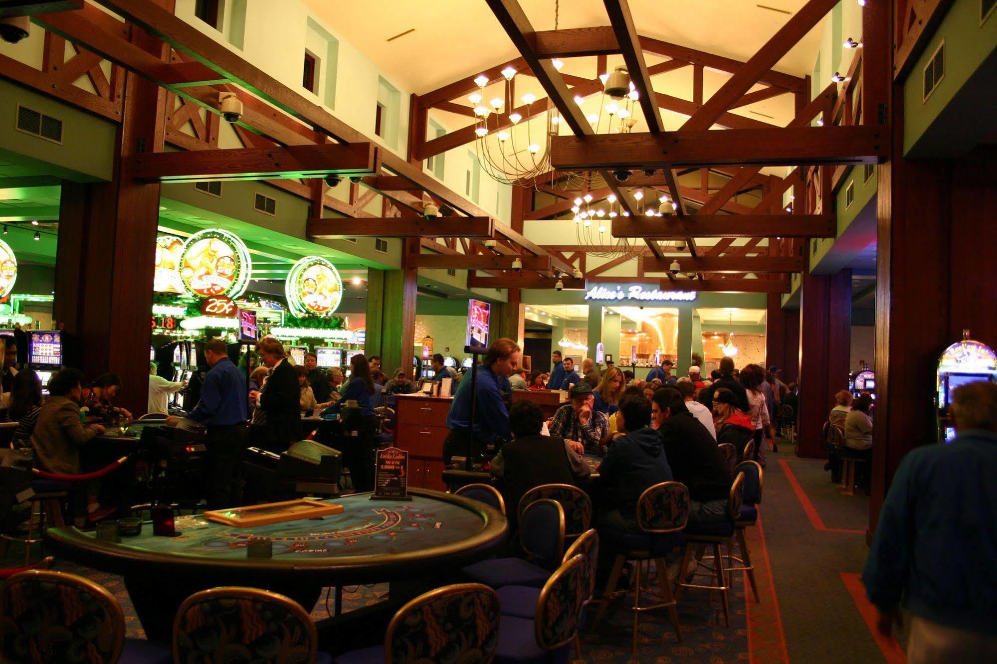 Blue Lake Casino And Hotel Экстерьер фото